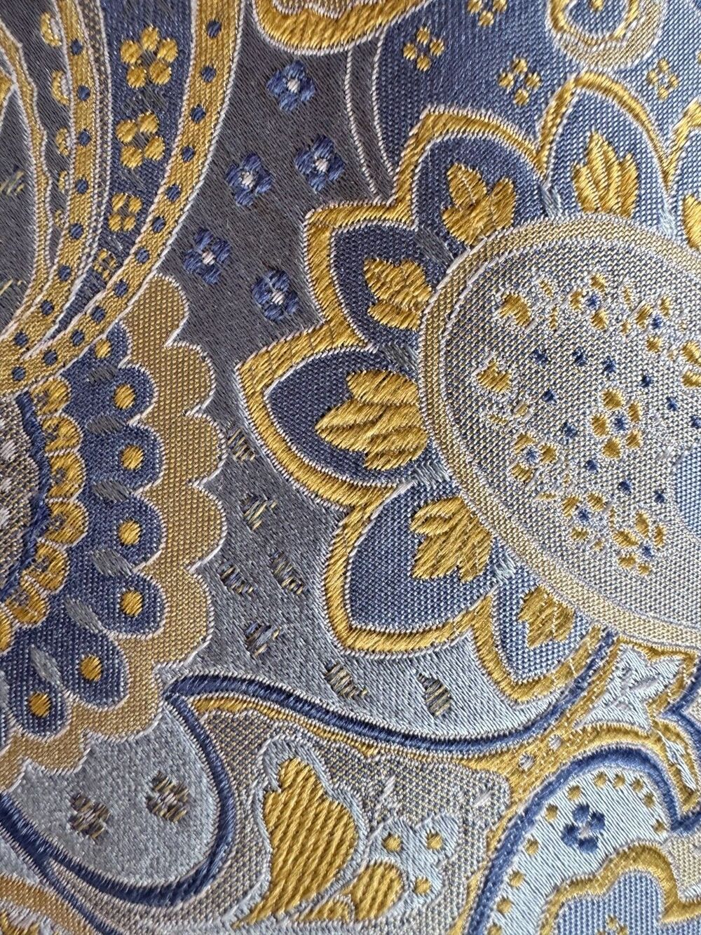 Geoffrey Beene Vintage Paisley Neck Tie 100% Silk Gold Blue Wedding Guest - Picture 6 of 16